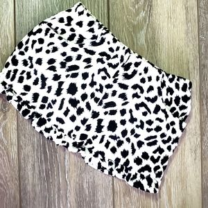 Baby's Old Navy black and off white animal print skort Size 12-18 months